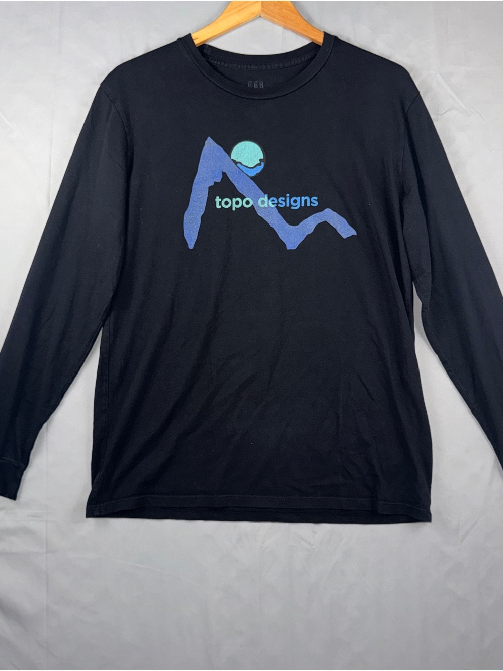 Topo Designs Shirt Mens Medium Black Long Sleeve Mountain Logo Graphic Tee
